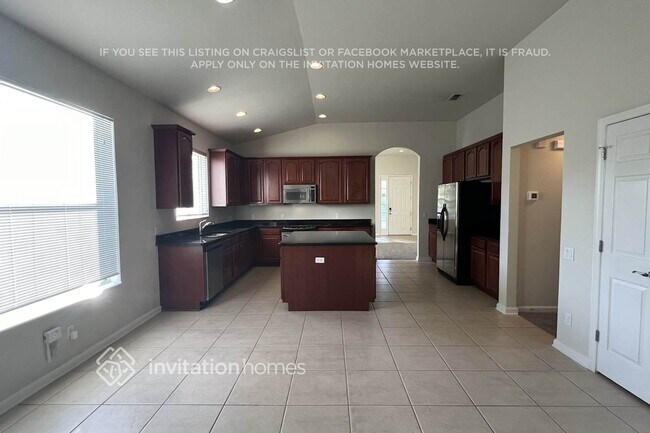 Foto del edificio - 415 Balboa Blvd