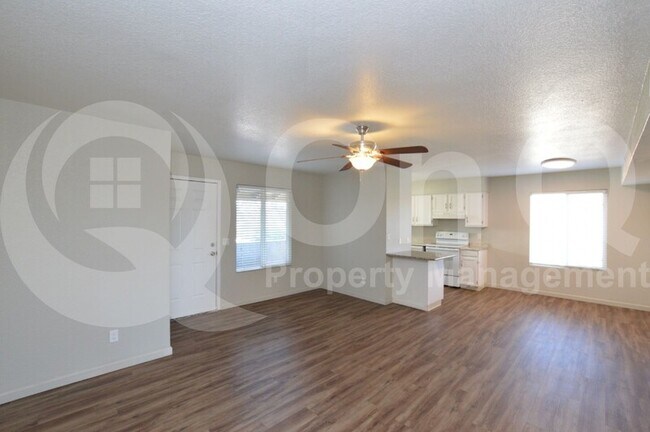 Building Photo - 808 N Revere