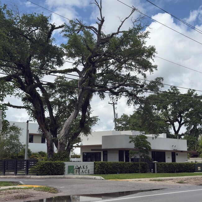 Building Photo - North Oak Place, Davie, FL 33314 - 3 BR 2.5 BA townhouse