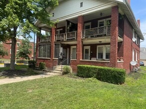 Building Photo - 910-912-912 Northwest Blvd