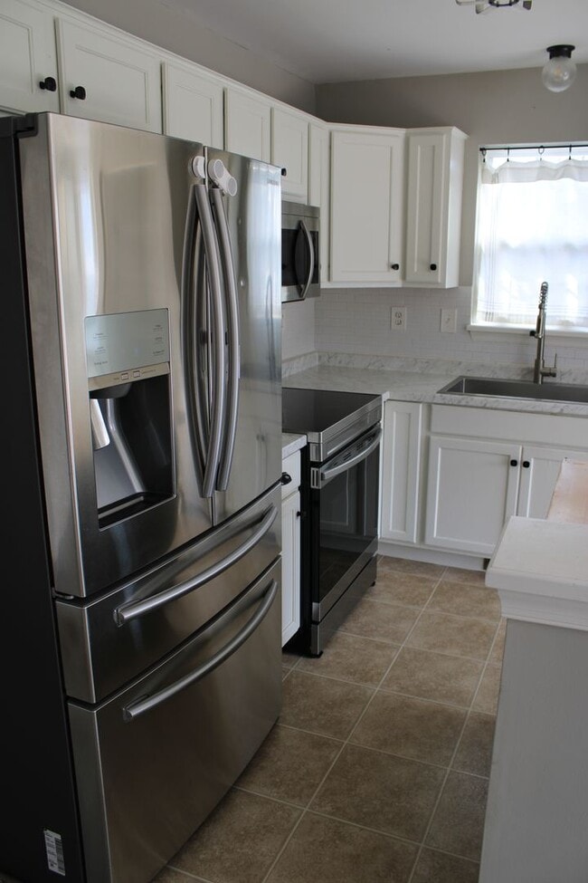 Building Photo - 510 Fisher Dr