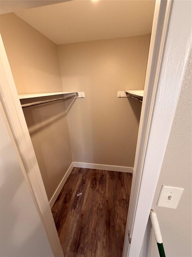 Foto del edificio - 3405 Willowrun Cove