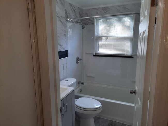 Foto del edificio - 4601 Washington Ave SE