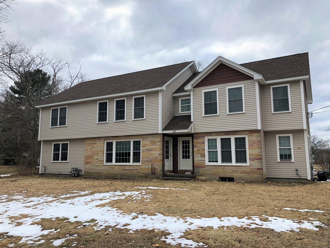 201 Middle St, Hadley, MA 01035 Townhome Rentals in Hadley MA