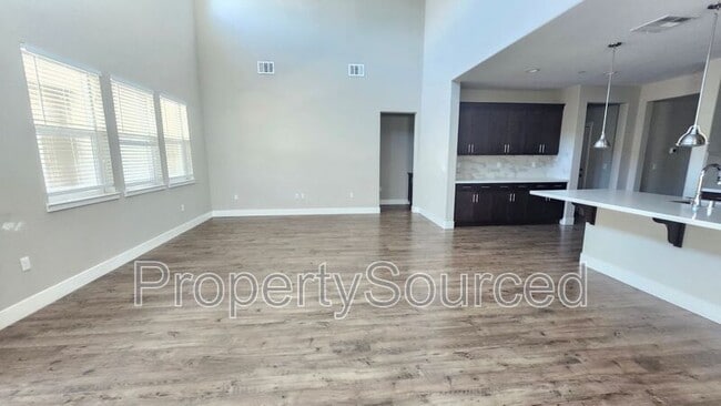 Foto del edificio - 17848 Eastman Ct