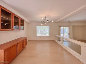 Building Photo - 10789 S Osage Winter St