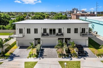Building Photo - 106 4th Ave