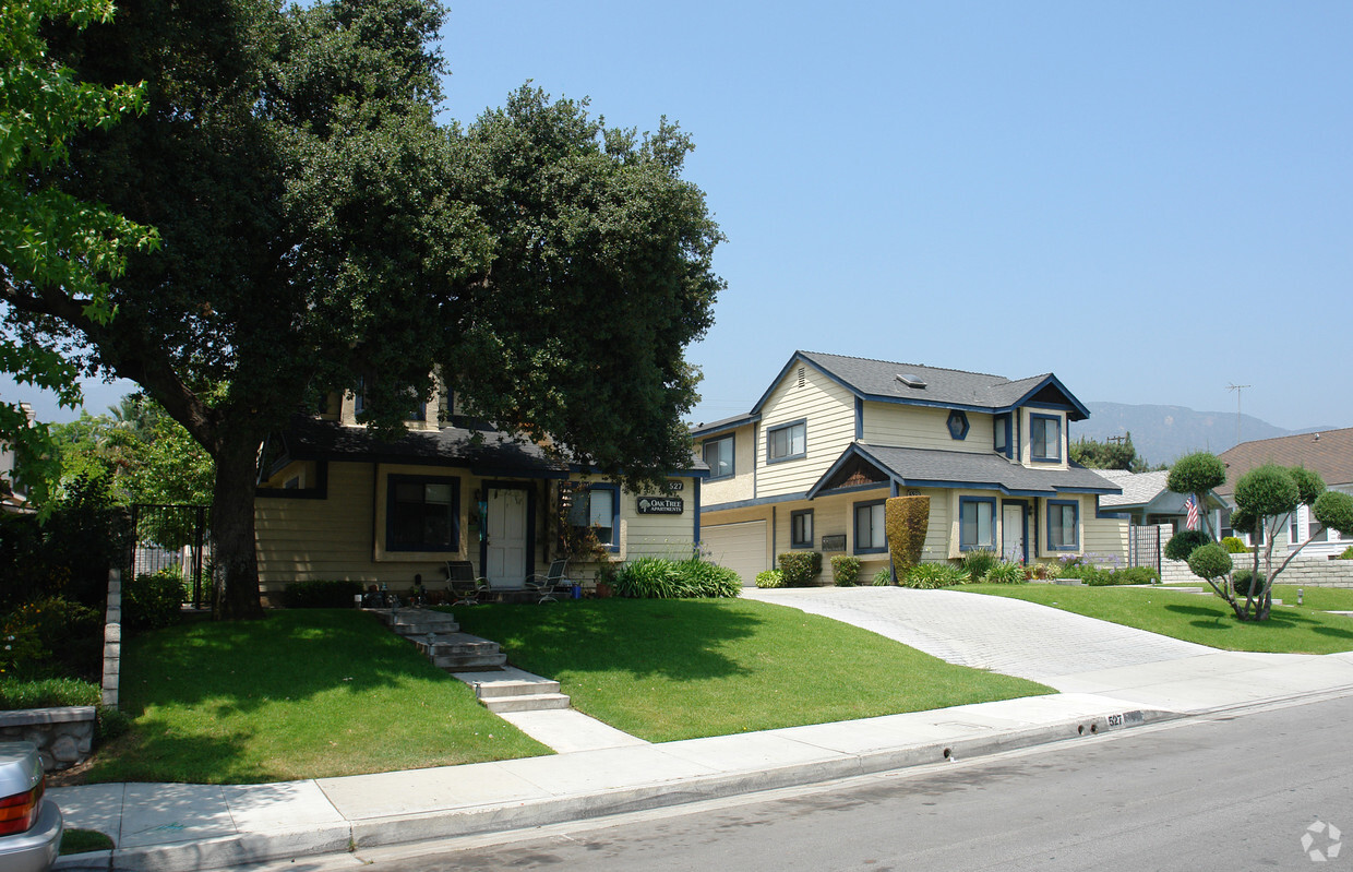 Building Photo - Oak Tree Apartments