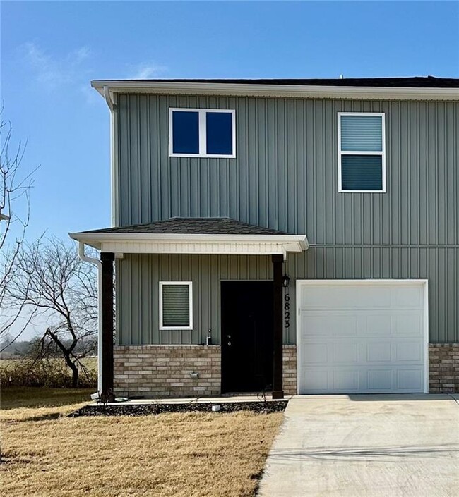 Building Photo - 6823 Devotion St