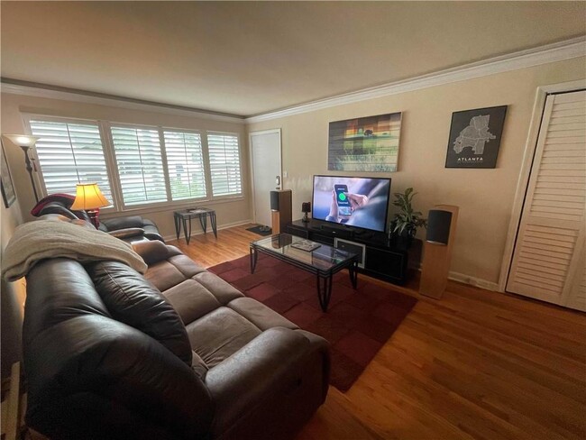 Foto del edificio - 2240 Cheshire Bridge Rd NE