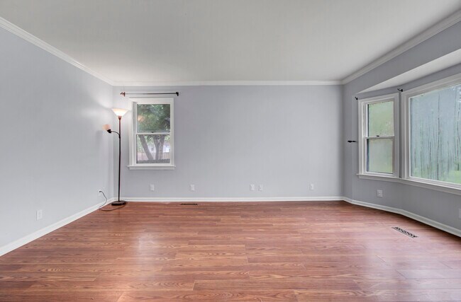 Foto del edificio - 8000 Eberly Ave