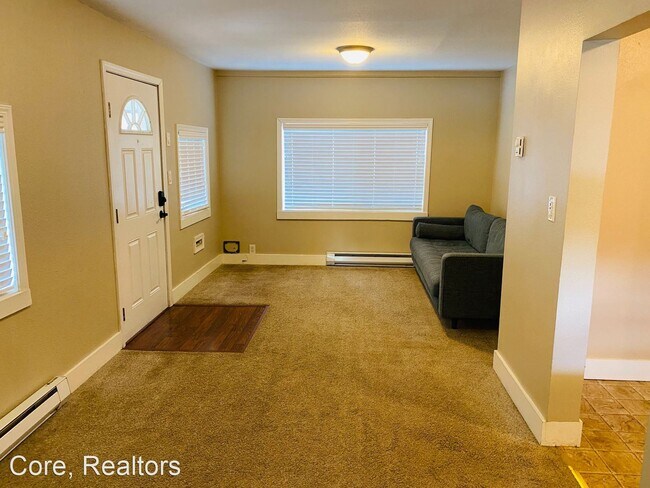 Building Photo - 2 br, 1 bath House - 8826 N Courtenay Ave