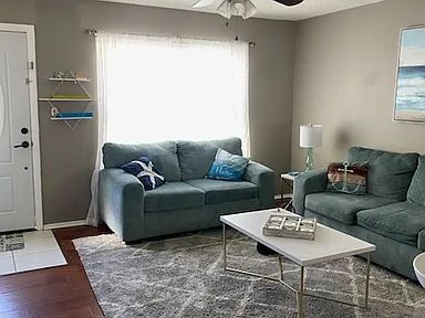 Foto del edificio - Fully Furnished Clearwater Pool Home | Utilities Included