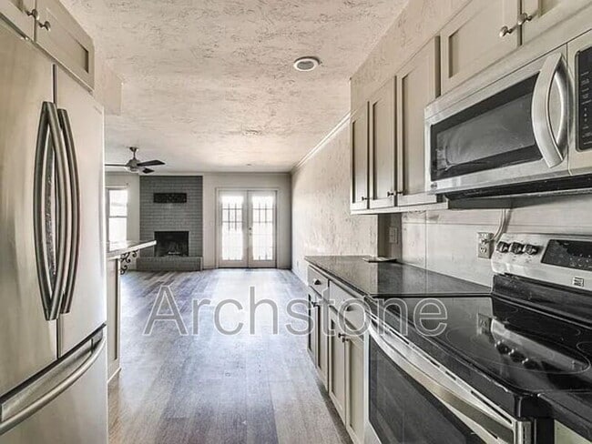 Photo - 3063 W Wilshire Blvd Apartment