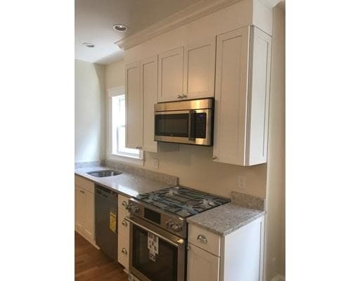 Building Photo - 303 Tappan St