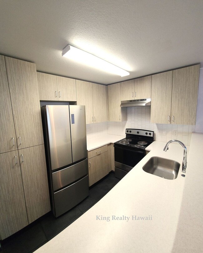 Building Photo - ** VERY CLEAN & RECENTLY UPGRADED 2 br / 1 ba / 2 prkg. A Must See!!**