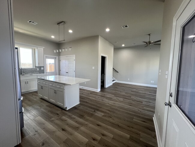 Building Photo - 113 Firethorn Dr