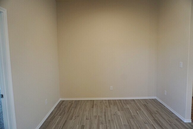 Foto del edificio - Home Located In Milwaukee Ridge Near Shopp...