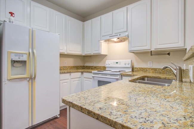 Foto del edificio - 100 Chinquapin Dr