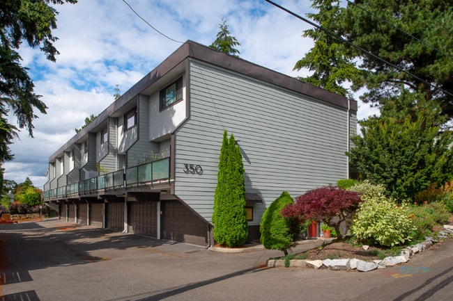 Incredible DT Kirkland 2bd 1.5 Bath Townho... - Incredible DT Kirkland 2bd 1.5 Bath Townho... Townhome