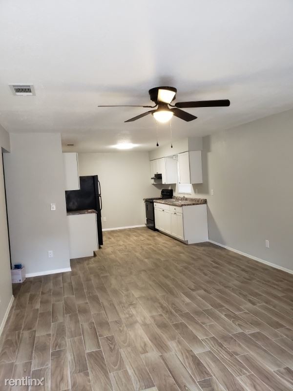 Primary Photo - 2677 Roosevelt Blvd