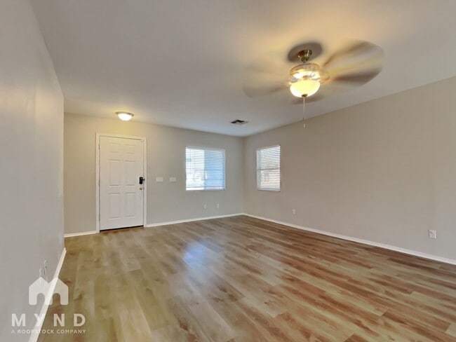 Building Photo - 12622 W Myer Ln