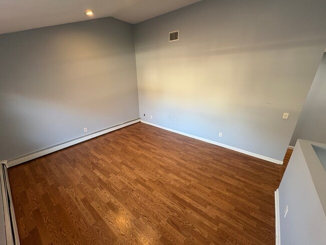 Foto del edificio - 50 Eisenhower Ave