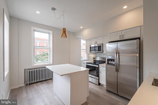 Foto del edificio - 825 S 12th St