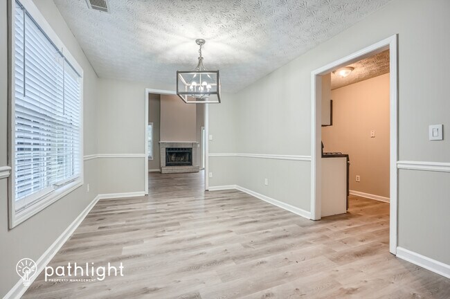 Foto del edificio - 1761 Silver Leaf Court SW, Marietta, GA, 3...