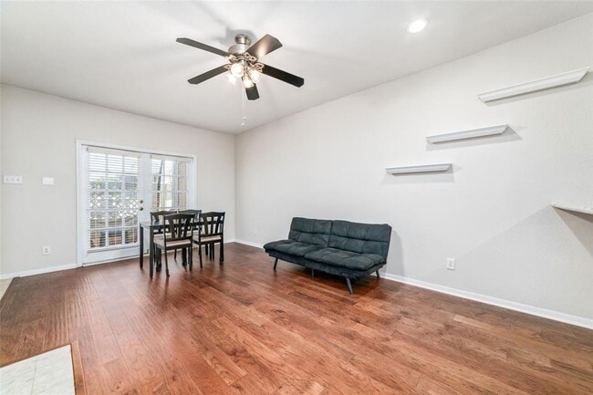 Building Photo - 2121 El Paseo St