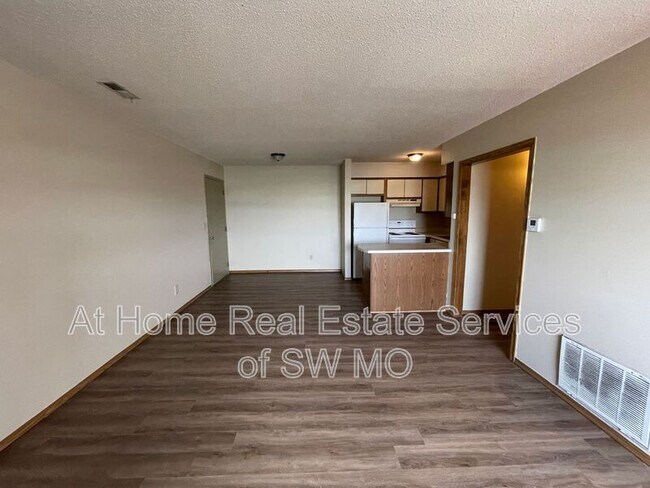 Foto del edificio - 2856 S Rogers Ave