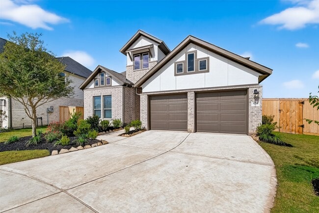 Building Photo - 411 Sunlit Vly Cir