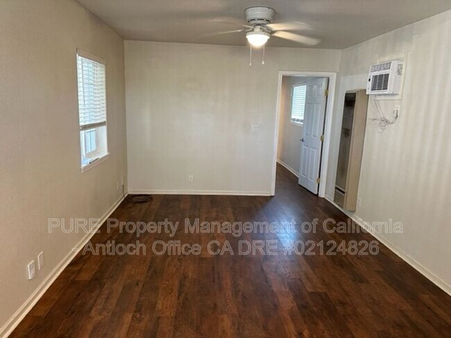 Foto del edificio - 2405 G St