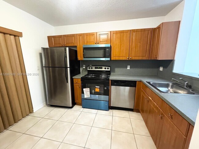Building Photo - 6676 SW 115th Ct