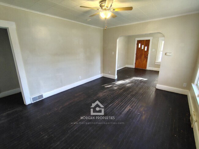 Foto del edificio - 1214 E 18th St