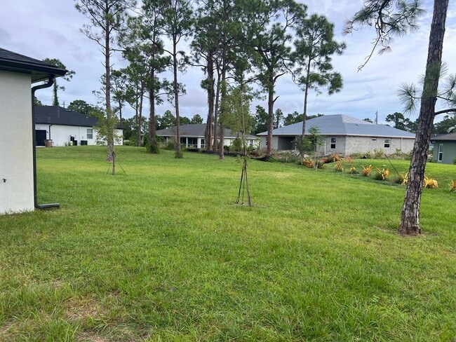 Building Photo - 4723 Golfview Ct