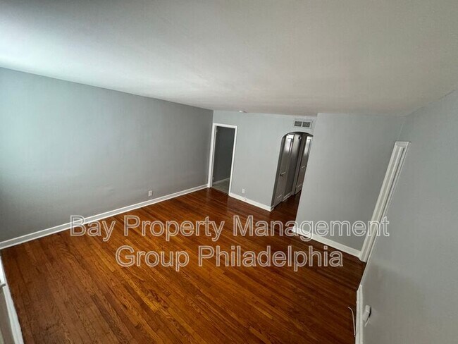 Foto del edificio - 521 E Tabor Rd