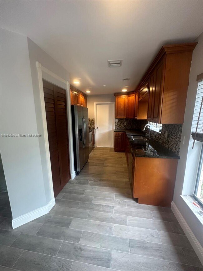 Building Photo - 21615 Villa Nova Dr