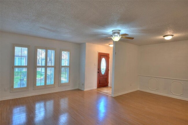 Building Photo - 1141 Country Pl Dr