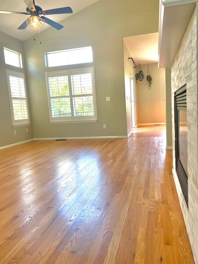 Building Photo - 10784 Towerbridge Cir