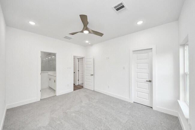 Building Photo - 9409 Caddo Rd