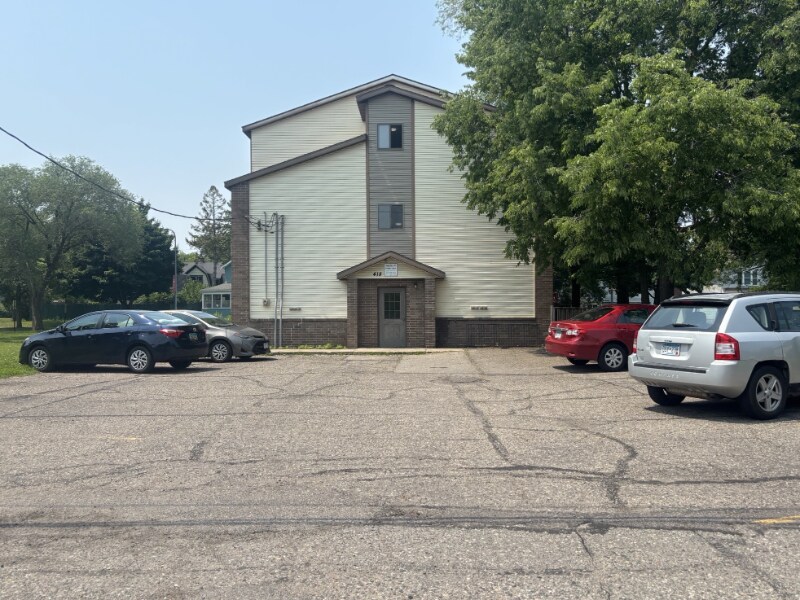 Building Photo - 418 5th Ave S