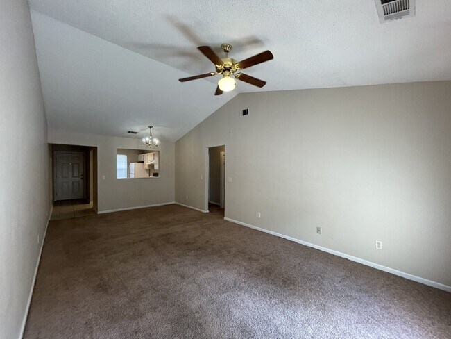 Foto del edificio - Apartment For Rent