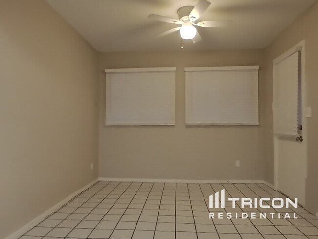 Building Photo - 3013 W Echo Lane Phoenix AZ