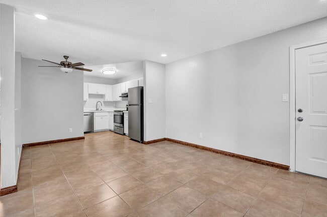 Building Photo - Fountain Oaks Apartments