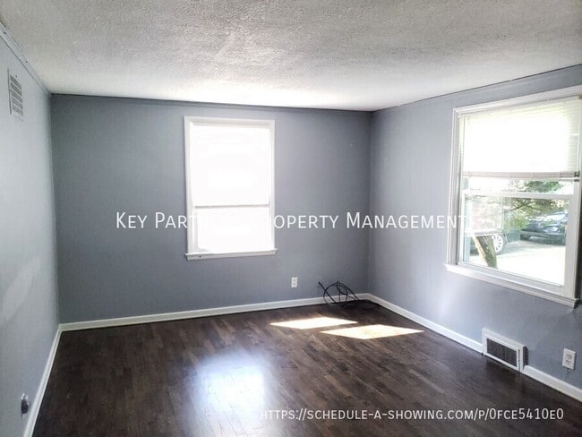 Foto del edificio - 7809 Madison Ave