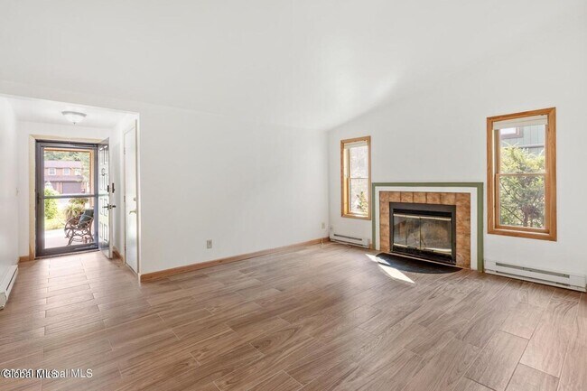 Foto del edificio - 24 Thimbleberry Rd