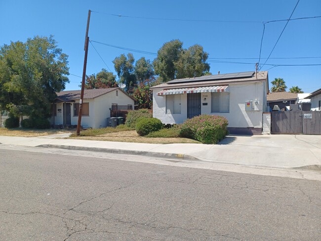Building Photo - 720 Chamberlain Ave