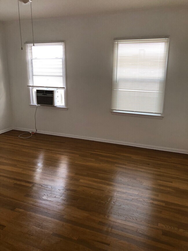 Foto del edificio - 1144 Rexford Dr