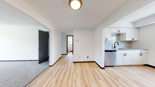 Building Photo - Parma - Ridgewood Lofts - 1 bedroom unit.